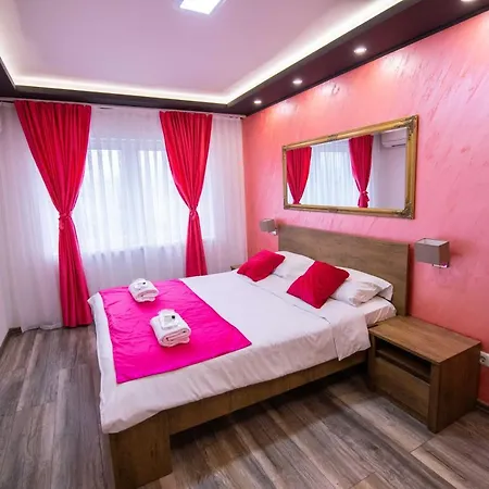 Panorama Apartment *