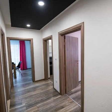 Panorama Apartment *